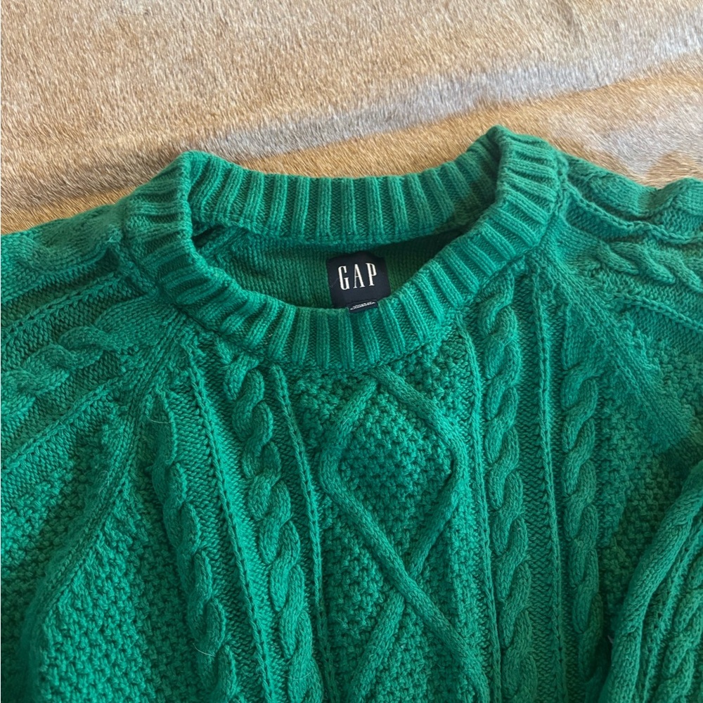 GAP Emerald Cable Knit Pullover